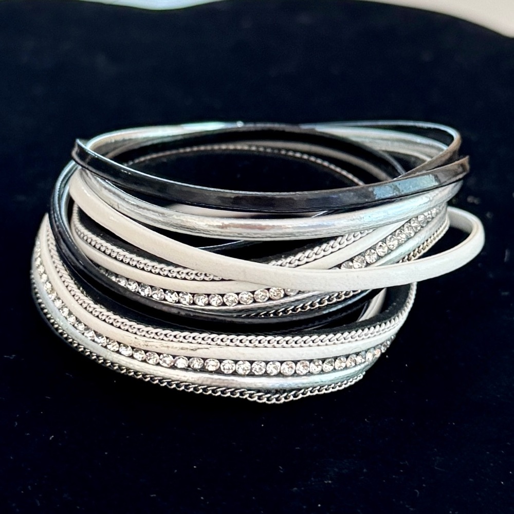 Pleather & Rhinestone Multi-Layered Magnetic Buckle Bracelet